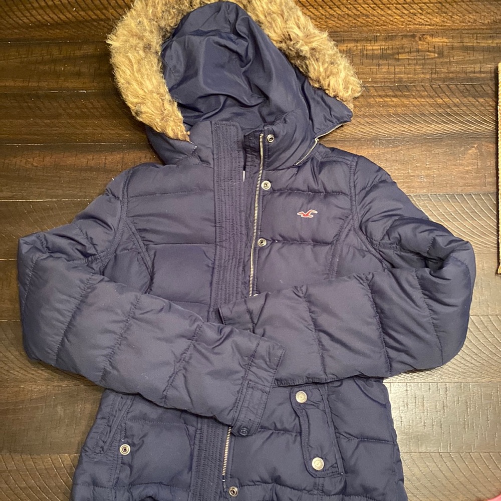 This jacket is very warm and toasty and is cold proof for any Occasion!!!